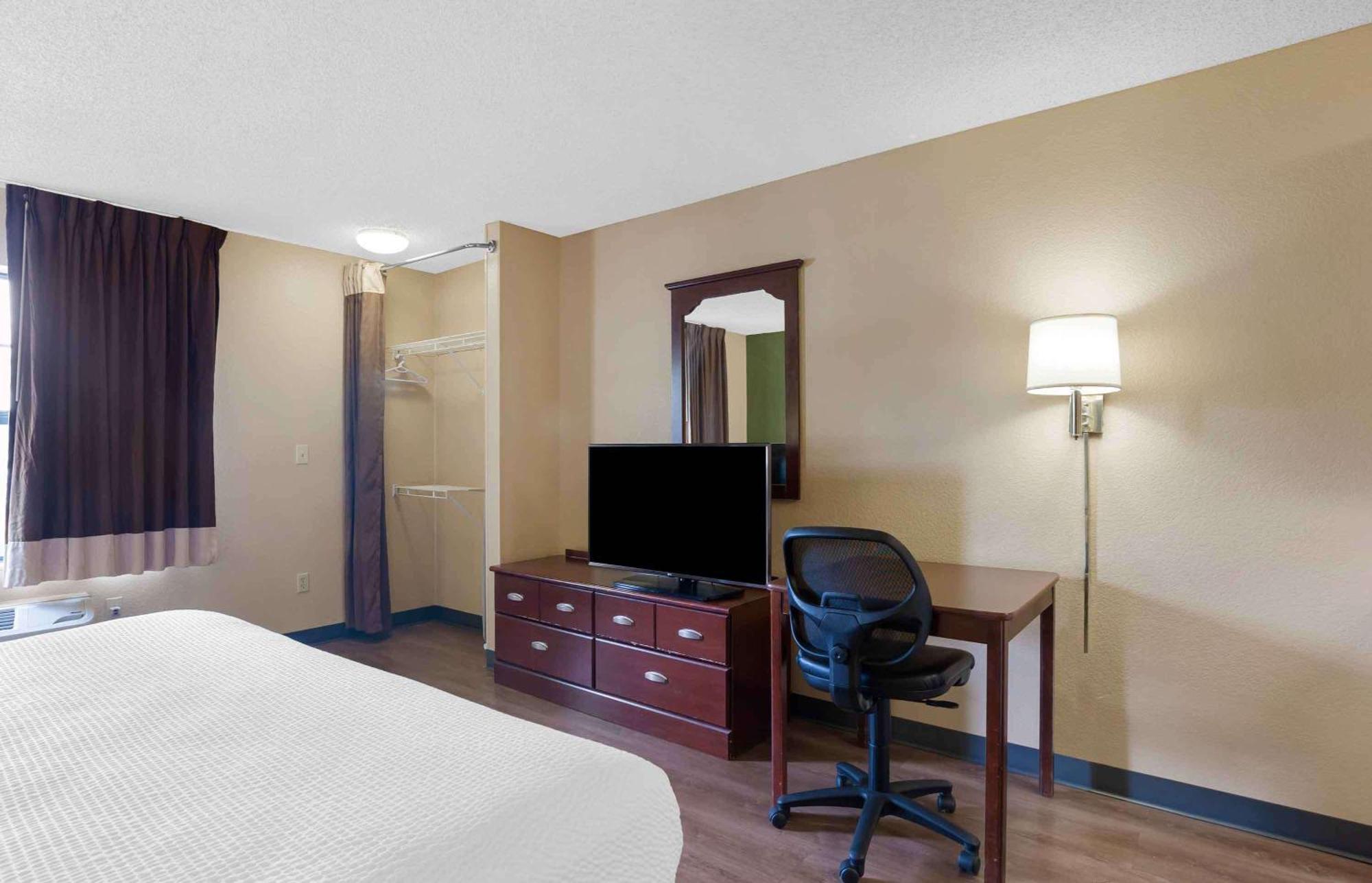 Extended Stay America Select Suites - Atlanta - Cumberland Mall Смирна Екстериор снимка