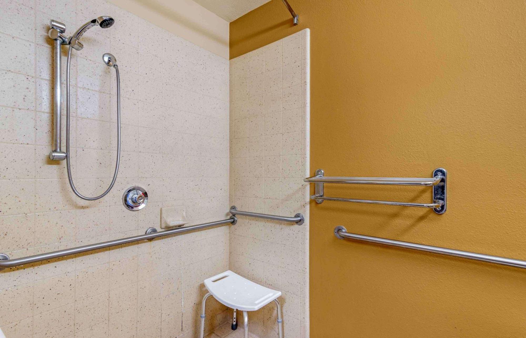 Extended Stay America Select Suites - Atlanta - Cumberland Mall Смирна Екстериор снимка
