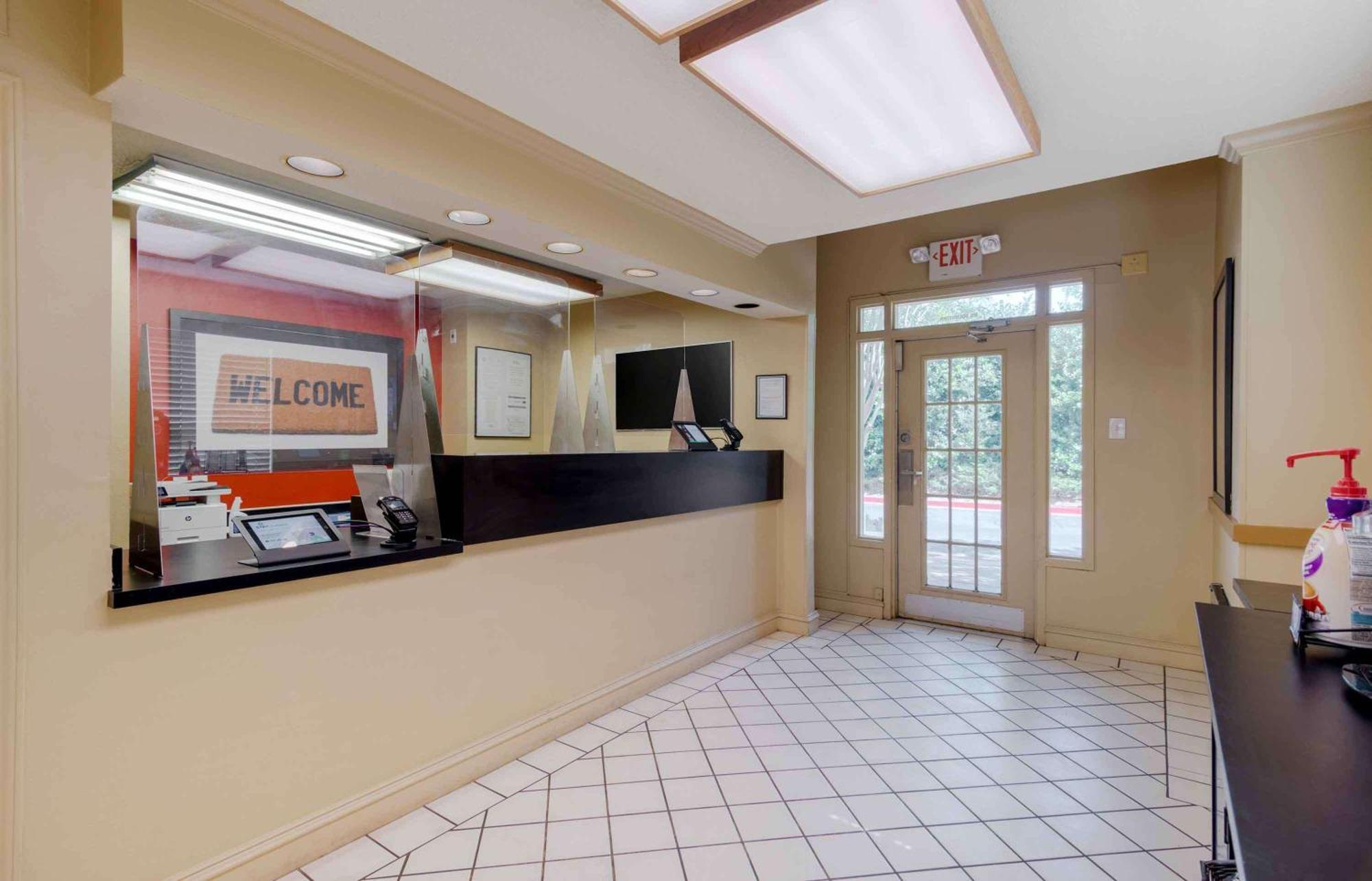 Extended Stay America Select Suites - Atlanta - Cumberland Mall Смирна Екстериор снимка