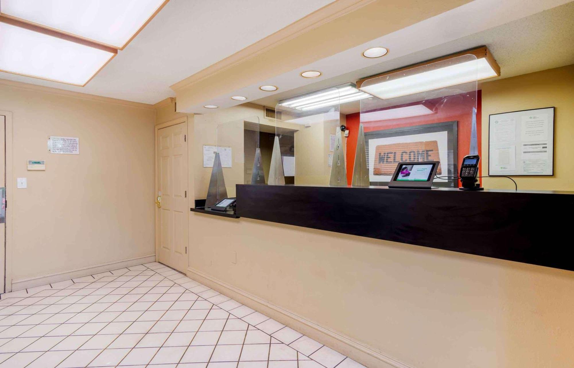 Extended Stay America Select Suites - Atlanta - Cumberland Mall Смирна Екстериор снимка