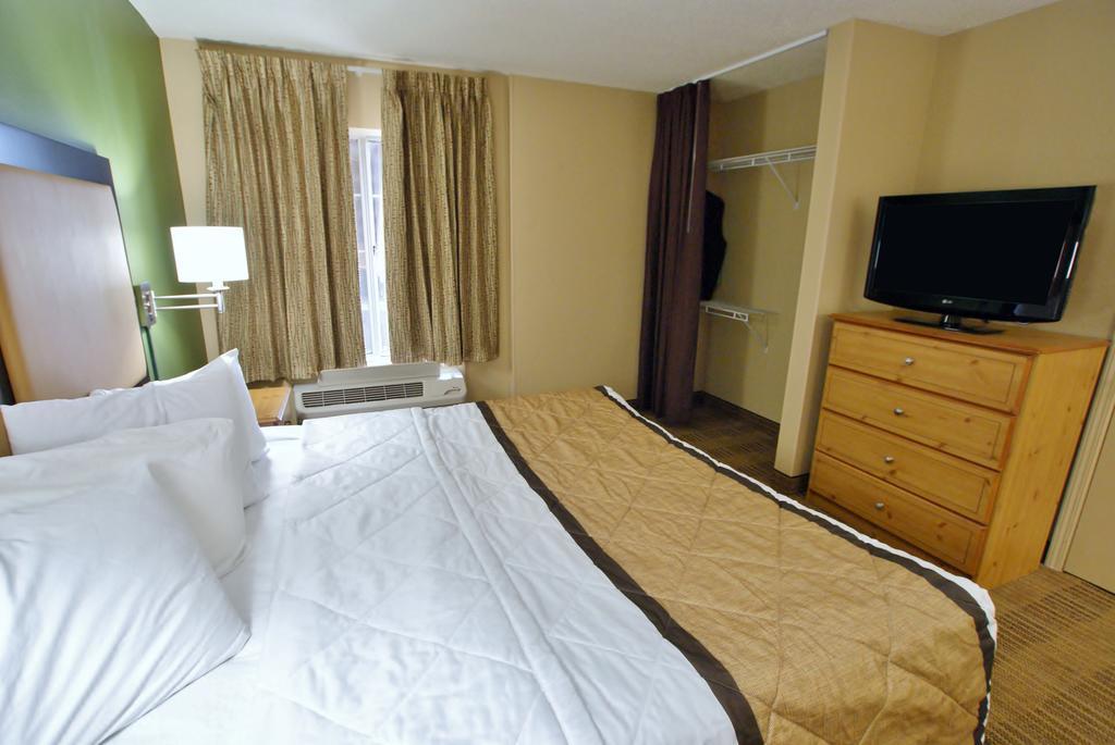 Extended Stay America Select Suites - Atlanta - Cumberland Mall Смирна Екстериор снимка